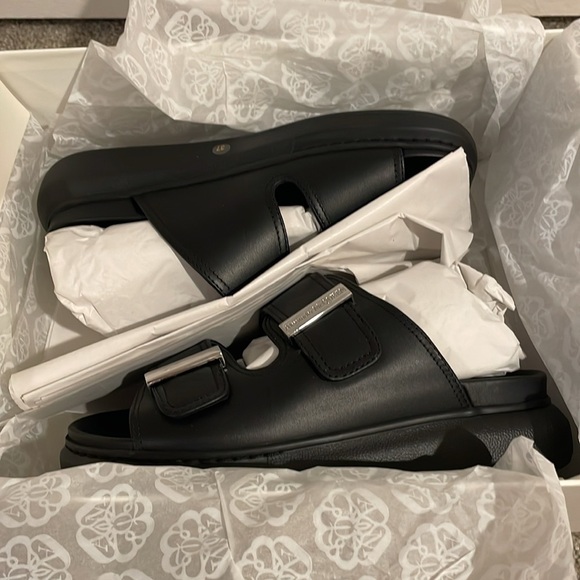 NEW Alexander McQueen Black Chunky Leather Sandals - Picture 5 of 6